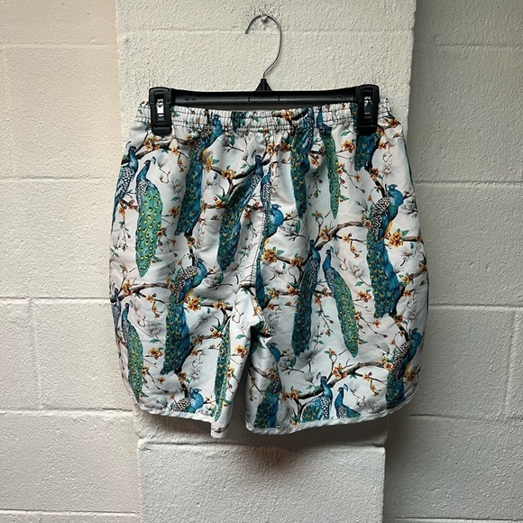 Peacock Print Men's Shorts. Large - Picture 3 of 4
